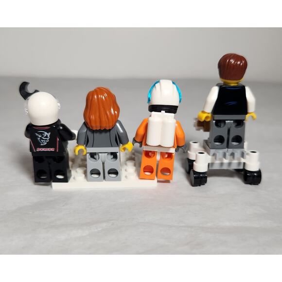 Lego City Space & Dodge Challenger Driver Minifigures Lot of 5 With Accessories - Picture 2 of 3